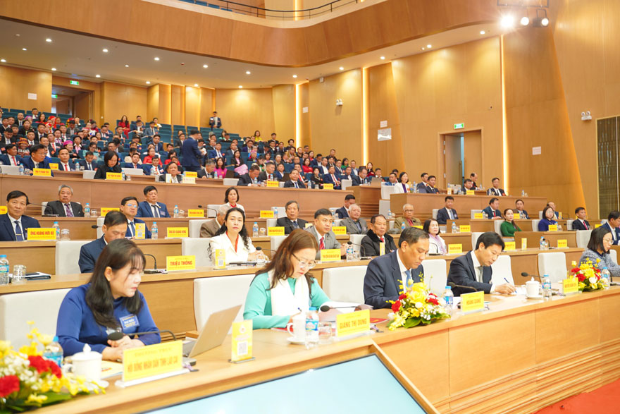 Cac dai bieu du dai hoi.