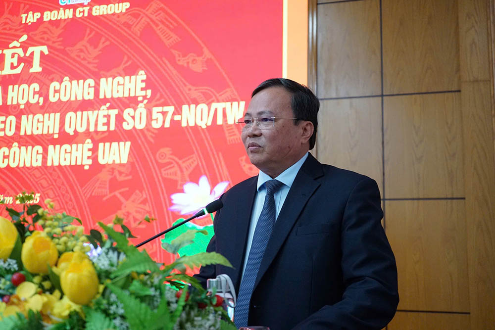 Chu tich UBND tinh Tay Ninh - ong Le Van Han phat bieu. Anh: Thanh Vu