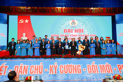 Khanh Hoa Provincial Federation of Labor Executive Committee for the 2025-2030 term. Photo: Phuong Linh