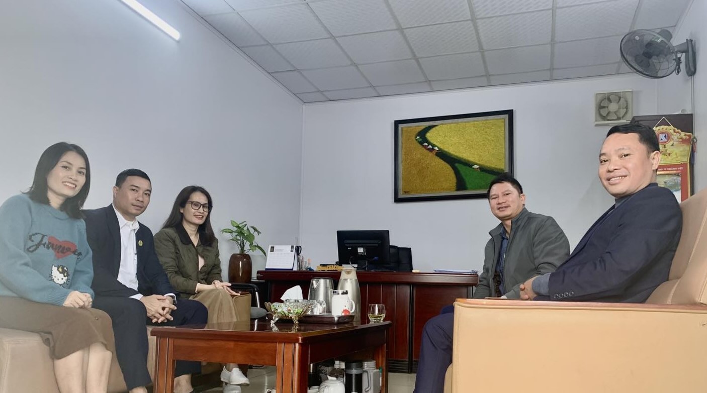 Instructions for establishing grassroots trade unions at Trang An 2 - Vietnam Candy Joint Stock Company. Photo: Nghe An Trade Union