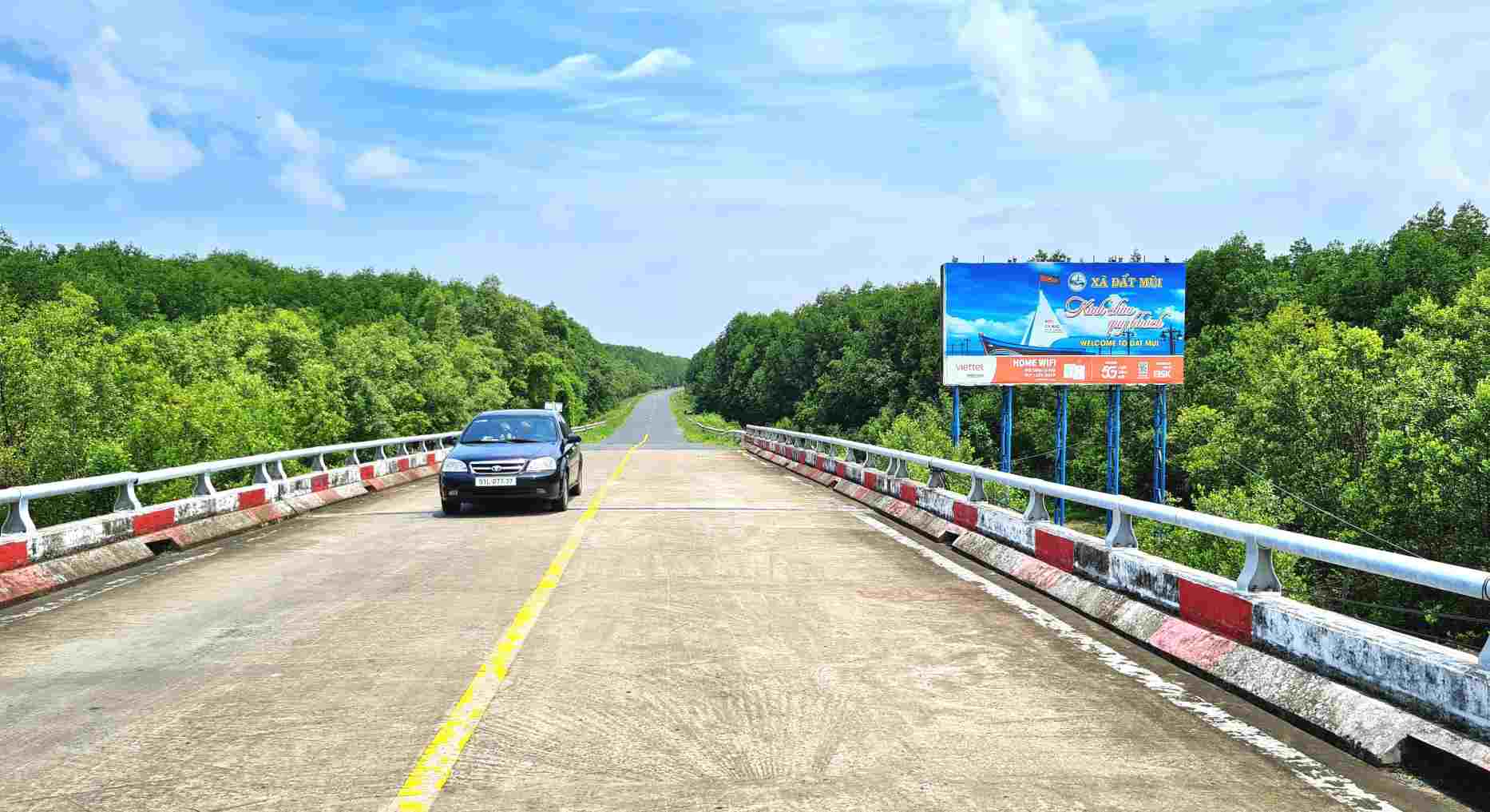 Duong ve Dat Mui hien huu. Anh: Nhat Ho