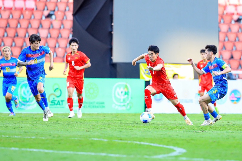U22 Vietnam won 2-0 against U22 Philippines in the semi-finals of the 33rd SEA Games. Photo: Minh Dan