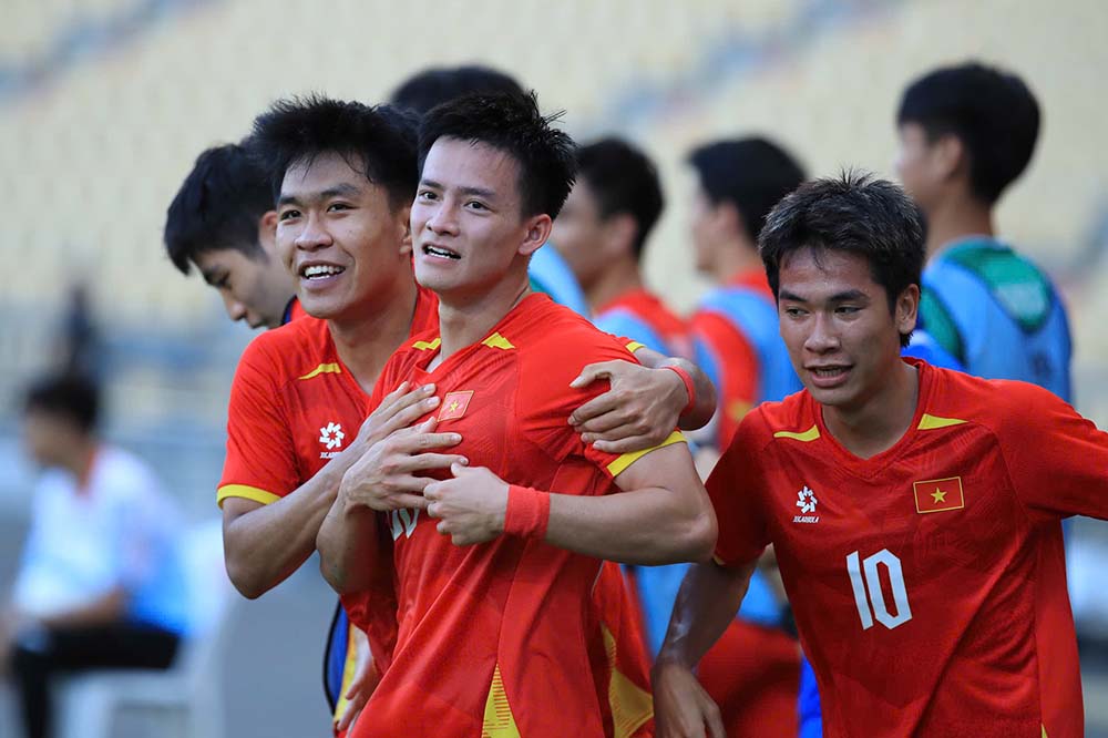 U22 Viet Nam gianh chien thang trong tran dau kho khan voi U22 Philippines. Anh: Minh Dan
