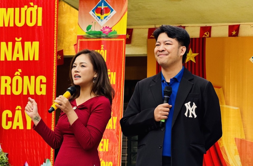 Nghe si Nguyen Thu Quynh va Nghe si Lai Huy Hoang tai buoi giao luu. Anh: Nha truong cung cap