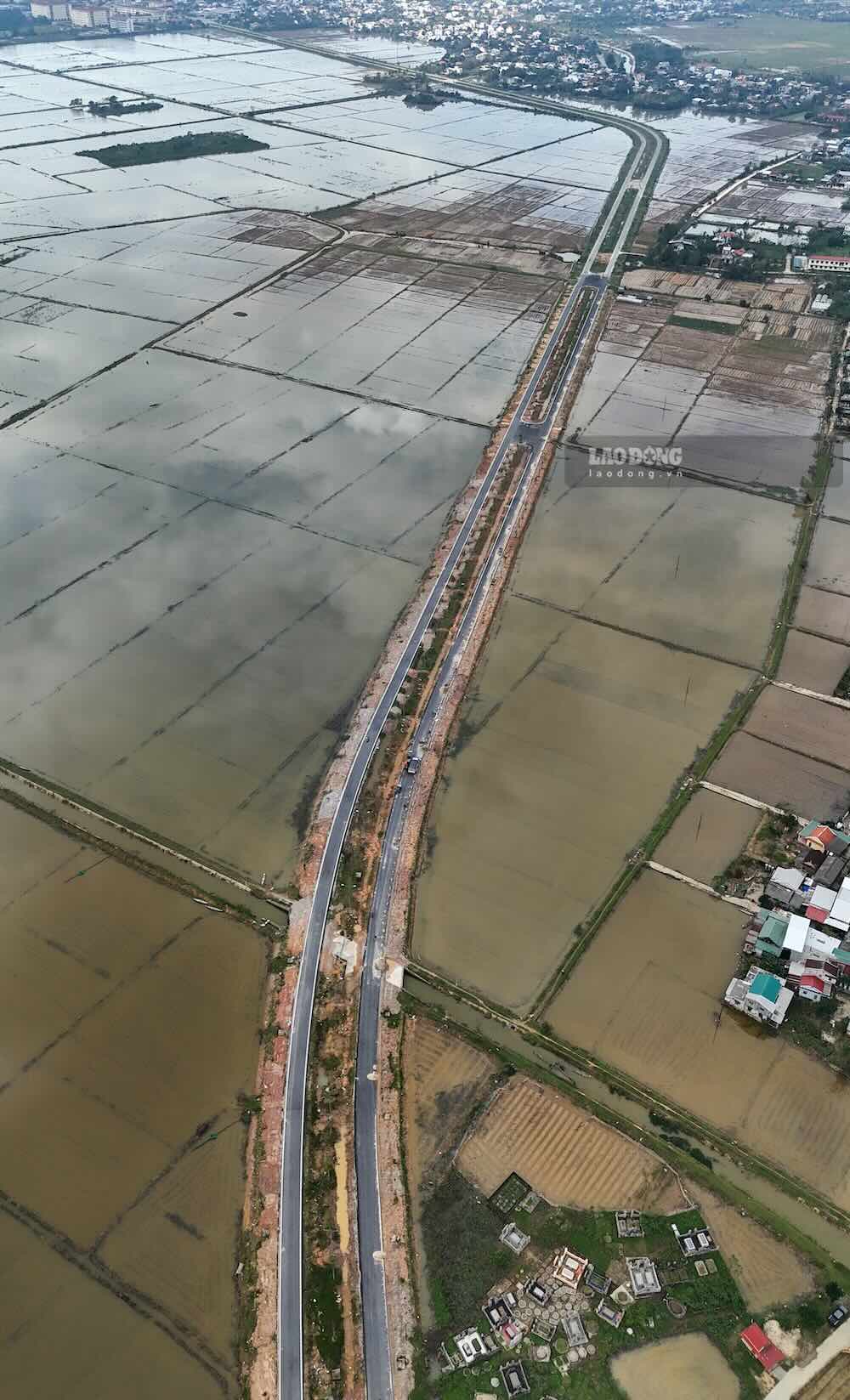 Lanh dao TP Hue tung nhieu lan truc tiep kiem tra, don doc tien do, yeu cau som hoan thanh du an de phat huy hieu qua dau tu, giam ap luc giao thong khu vuc phia dong thanh pho.