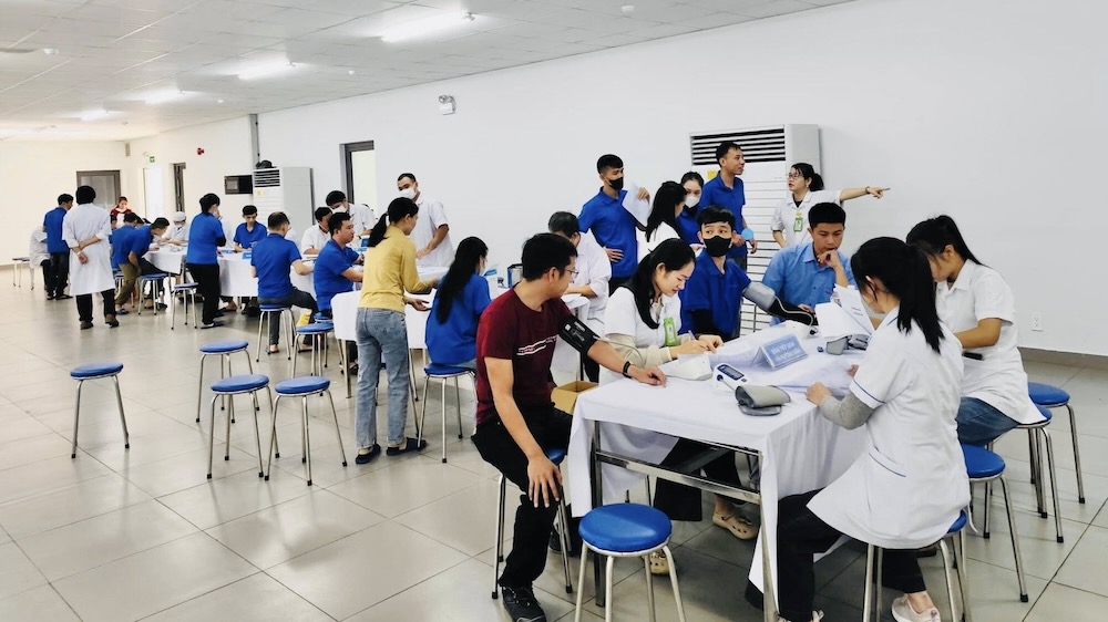 Union members and workers are given periodic health check-ups. Photo: Quang Tri Trade Union.