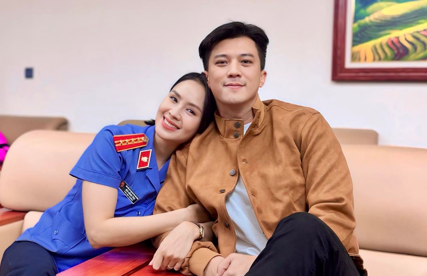 Hong Diem and Ha Viet Dung play a couple in the movie "Lan ranh". Photo: Character provided