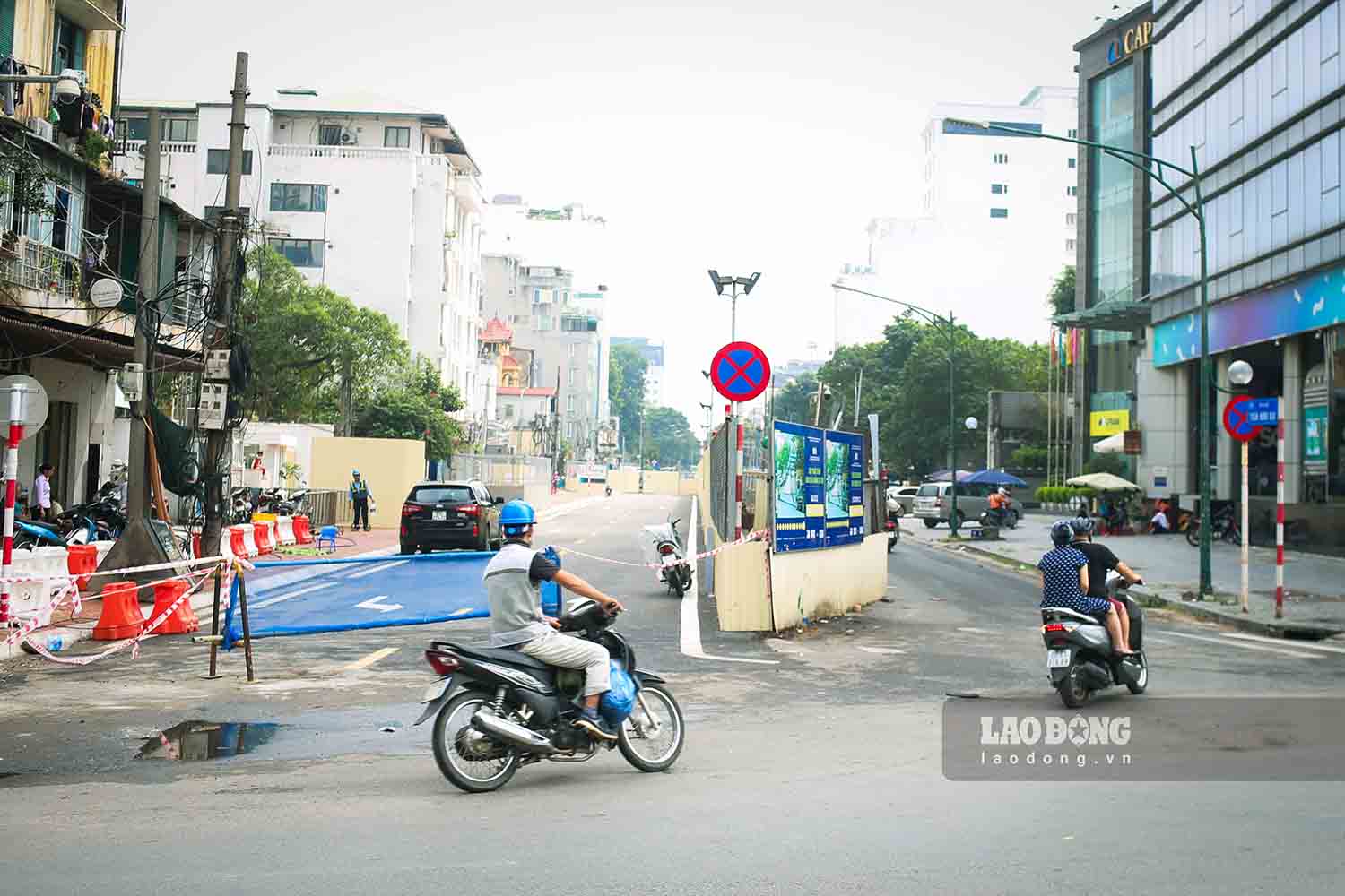 Request to reduce the barrier of the Nhon - Hanoi Railway Station to reduce congestion. Photo: To The