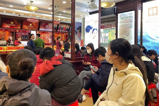 According to voters, in recent times, gold and real estate prices have increased rapidly. Photo: Ha Linh