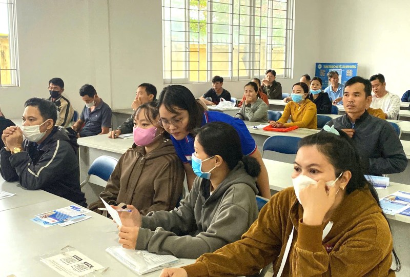 Trong nhieu thang lien tuc tai TPHCM nhu cau tuyen dung lao dong luon cao hon nhu cau tim viec. Anh: Nam Duong