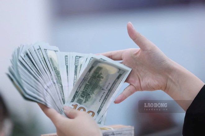 The USD has clearly weakened as the global market holds its breath waiting for a series of US economic data to change the currency situation. Photo: Hai Nguyen