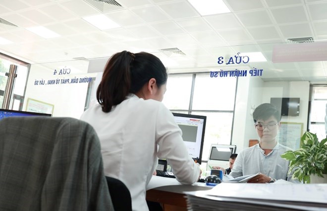 Considering increasing the basic salary in 2026 is an issue of concern to many civil servants and public employees. Photo: Ai Van