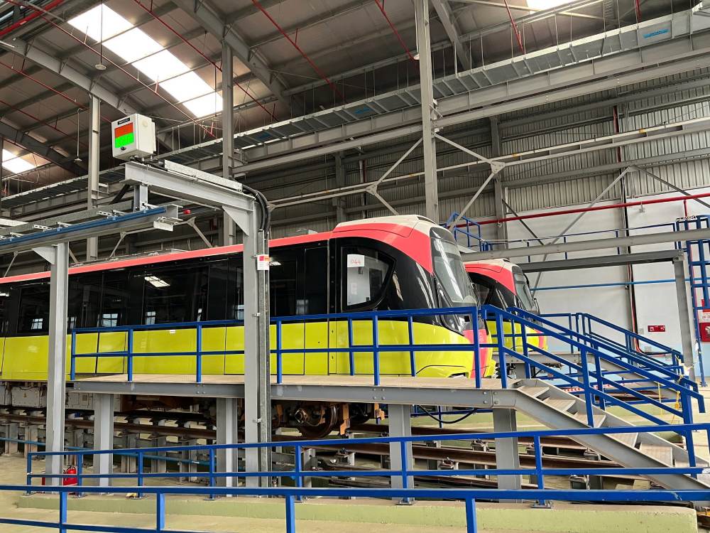 Tuyen duong sat do thi Nhon - ga Ha Noi. Anh: Pham Dong