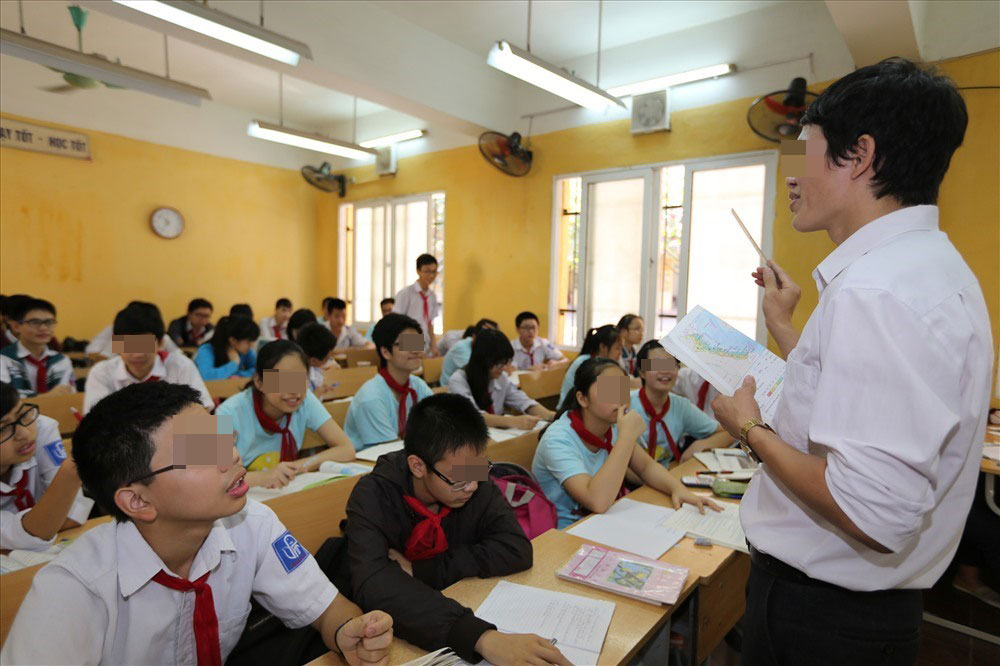 Merging schools, principals can be released under the regime. Illustrative photo: Hai Nguyen