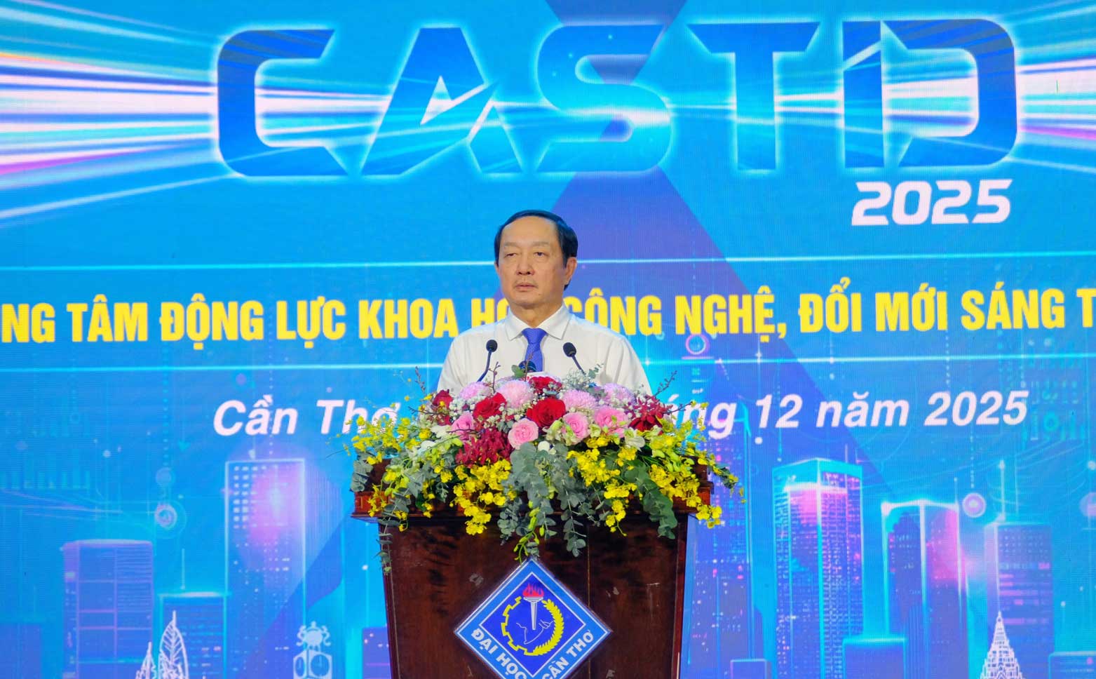 Ong Huynh Thanh Dat - Pho Truong Ban Tuyen giao va Dan van Trung uong -phat bieu. Anh: My Ly