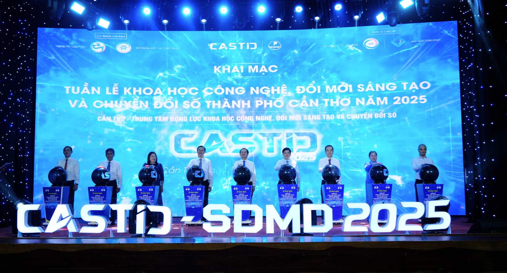 Khai mac . Anh: My Ly