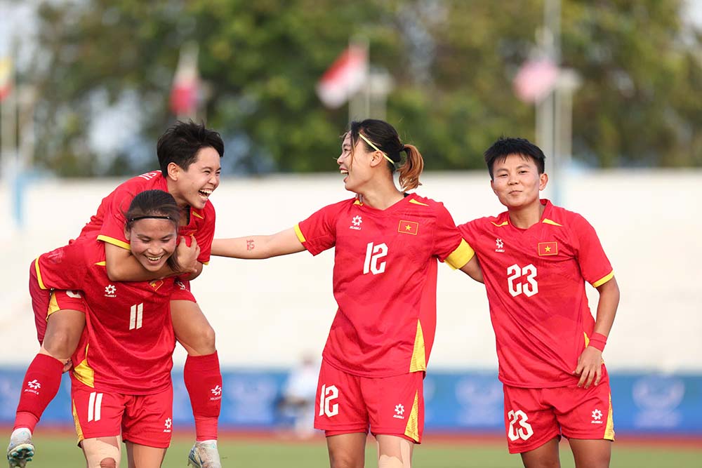 Doi tuyen nu Viet Nam vao chung ket SEA Games 33 voi man trinh dien thuyet phuc. Anh: Minh Dan
