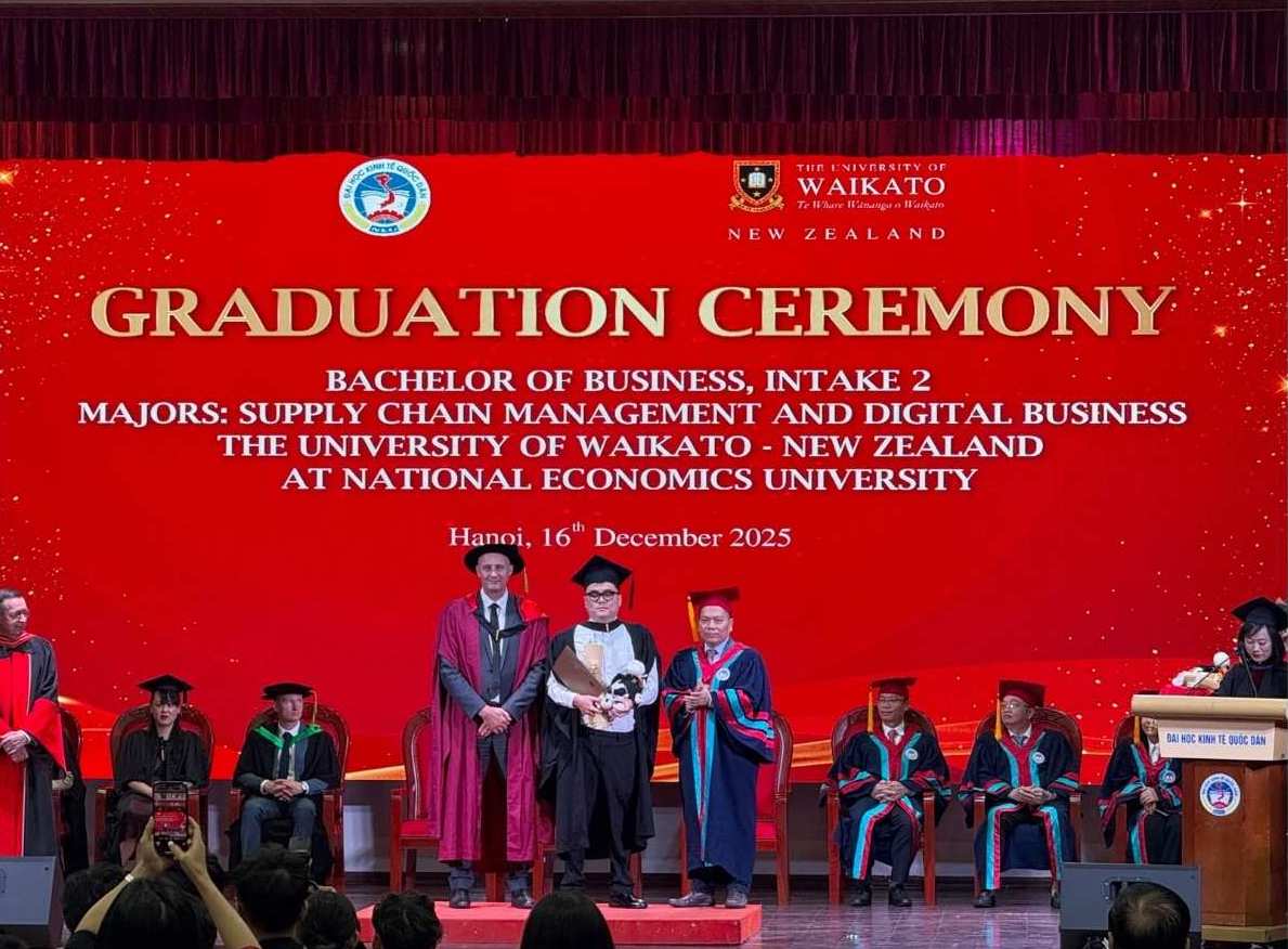 Cac tan cu nhan khoa 2 chuong trinh lien ket dao tao Cu nhan kinh doanh Waikato. Anh: Phuong Anh 