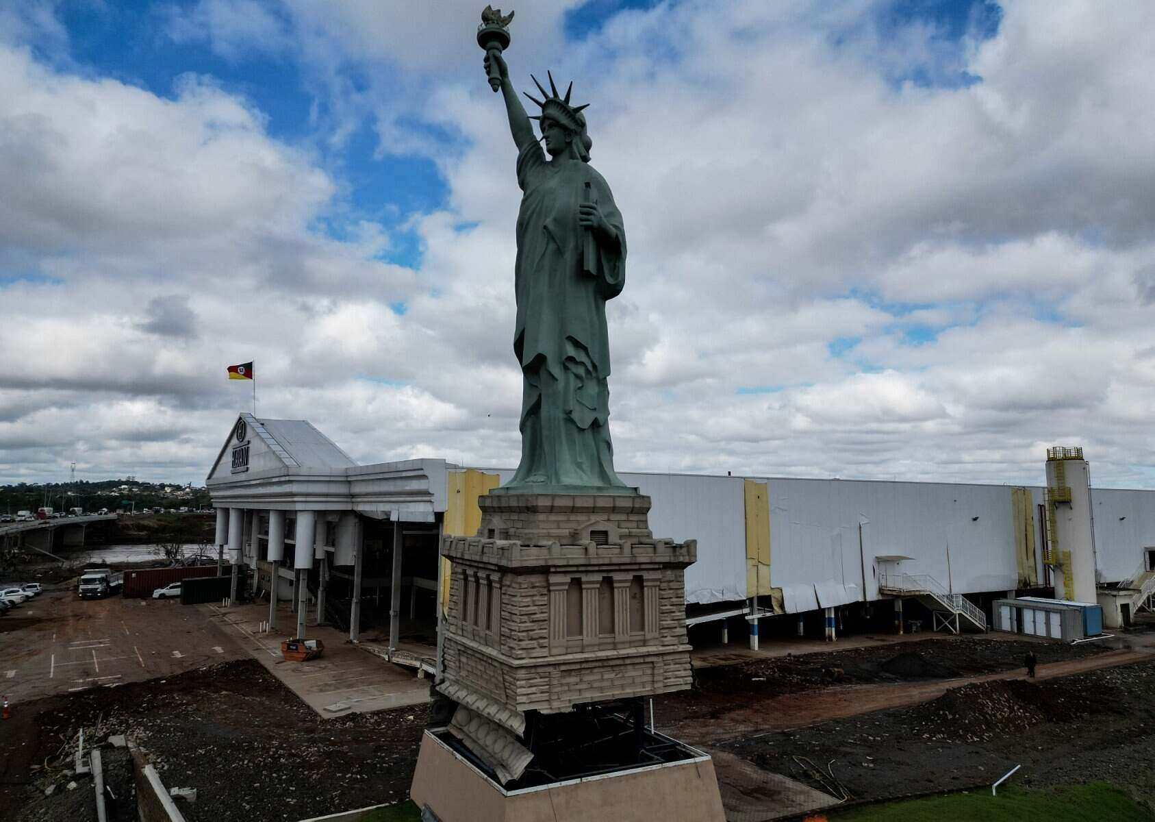 The copy of the freedom Goddess statue in Brazil was also affected by weather in 2024. Photo: AFP