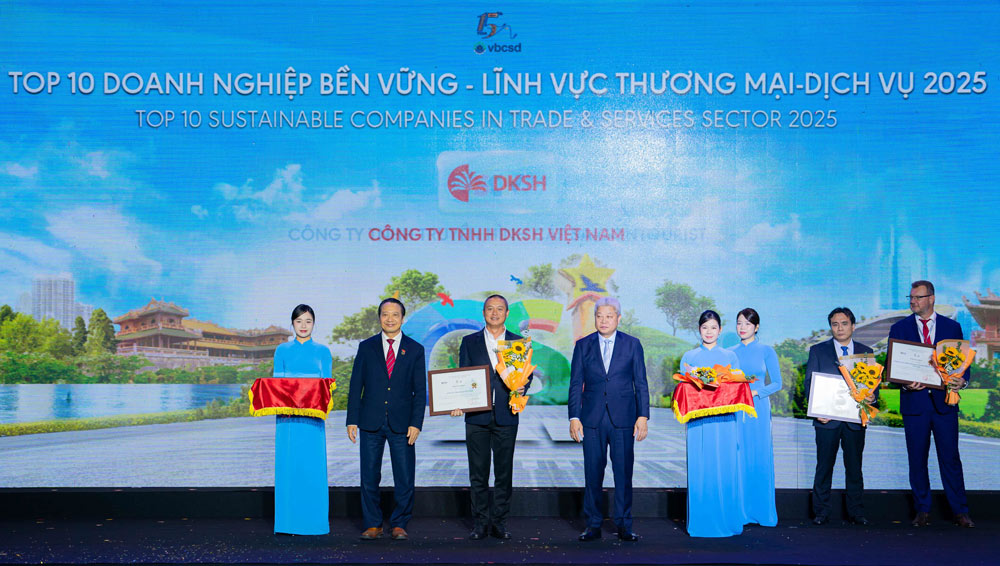 DKSH was honored in the "Top 10 Sustainable Enterprises" in the field of Trade and Services. Photo: Provided by the enterprise