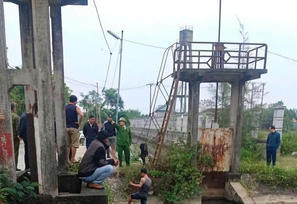 The authorities are investigating the cause of the incident in which an 8th grade female student in Ninh Binh stabbed her friend to death. Photo: Dieu Anh