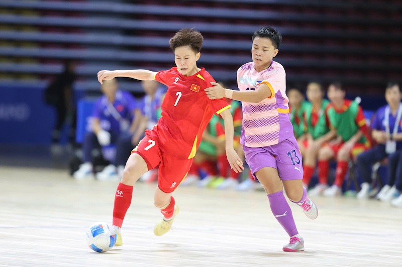 Tuyen futsal nu Viet Nam vat va thang Philippines trong tran chung ket. Anh: VFF