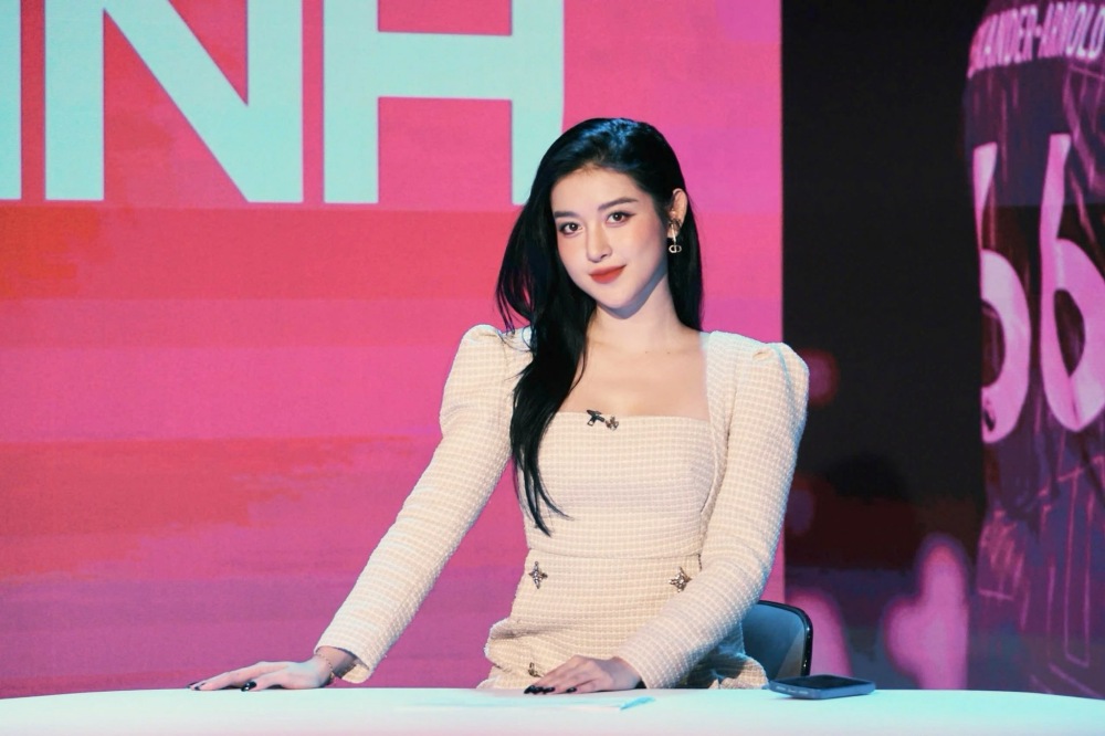 A hau Huyen My. Anh: Nhan vat cung cap.