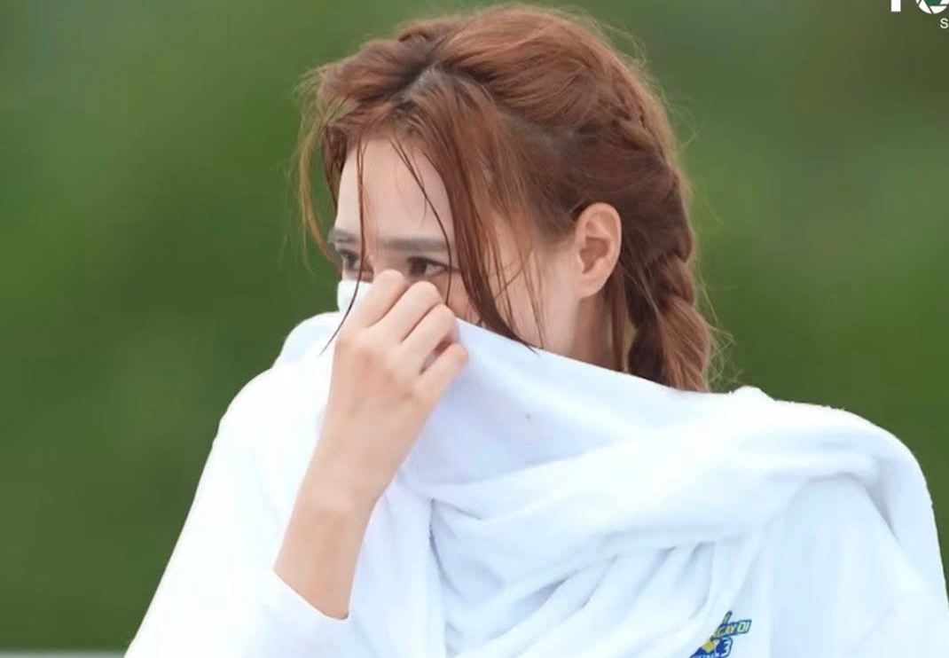 Hinh anh gay sot cua Ninh Duong Lan Ngoc. Anh: Cat tu video.