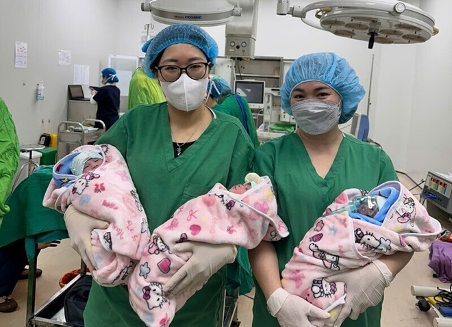 Ba bé gái chào đời từ ca sinh ba tự nhiên hiếm gặp tại Lạng Sơn