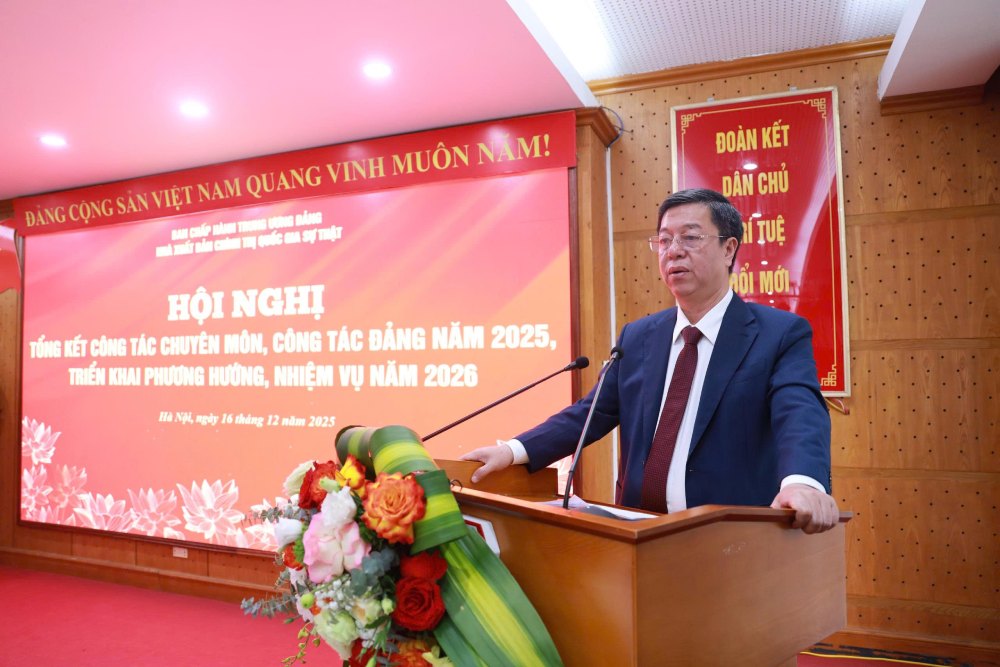 Associate Professor, Dr. Vu Trong Lam - Director, Editor-in-Chief of the National Political Publishing House Truth - mentioned the high focus on editing and publishing documents, theoretical books, and books for the 14th National Party Congress. Photo: Tran Vuong