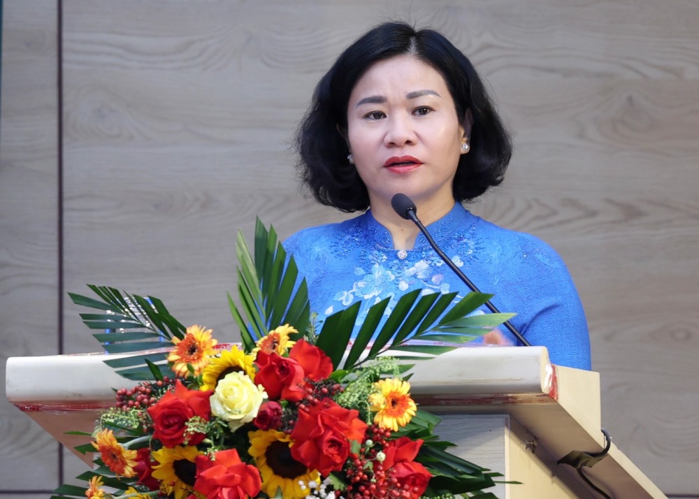 Uy vien Trung uong Dang, Pho Chu tich Uy ban Trung uong Mat tran To quoc Viet Nam, Chu tich Hoi Lien hiep Phu nu Viet Nam Nguyen Thi Tuyen phat bieu tai hoi nghi. Anh: Thu Ha