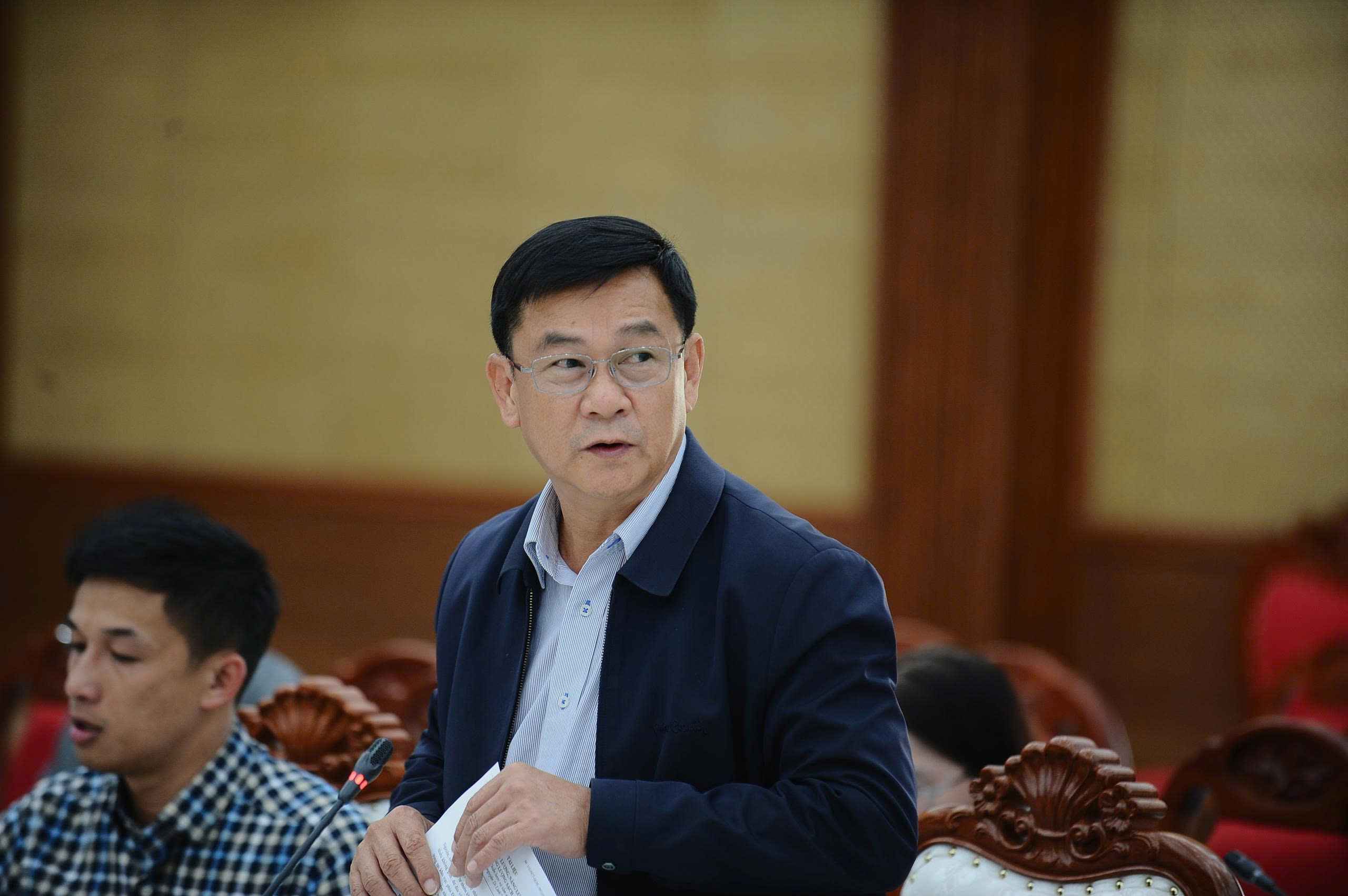 Ong Vo Cong Tuan, Pho Giam doc So Cong Thuong tinh Lam Dong trinh bay tham luan tai buoi hop bao. Anh: Phuc Khanh