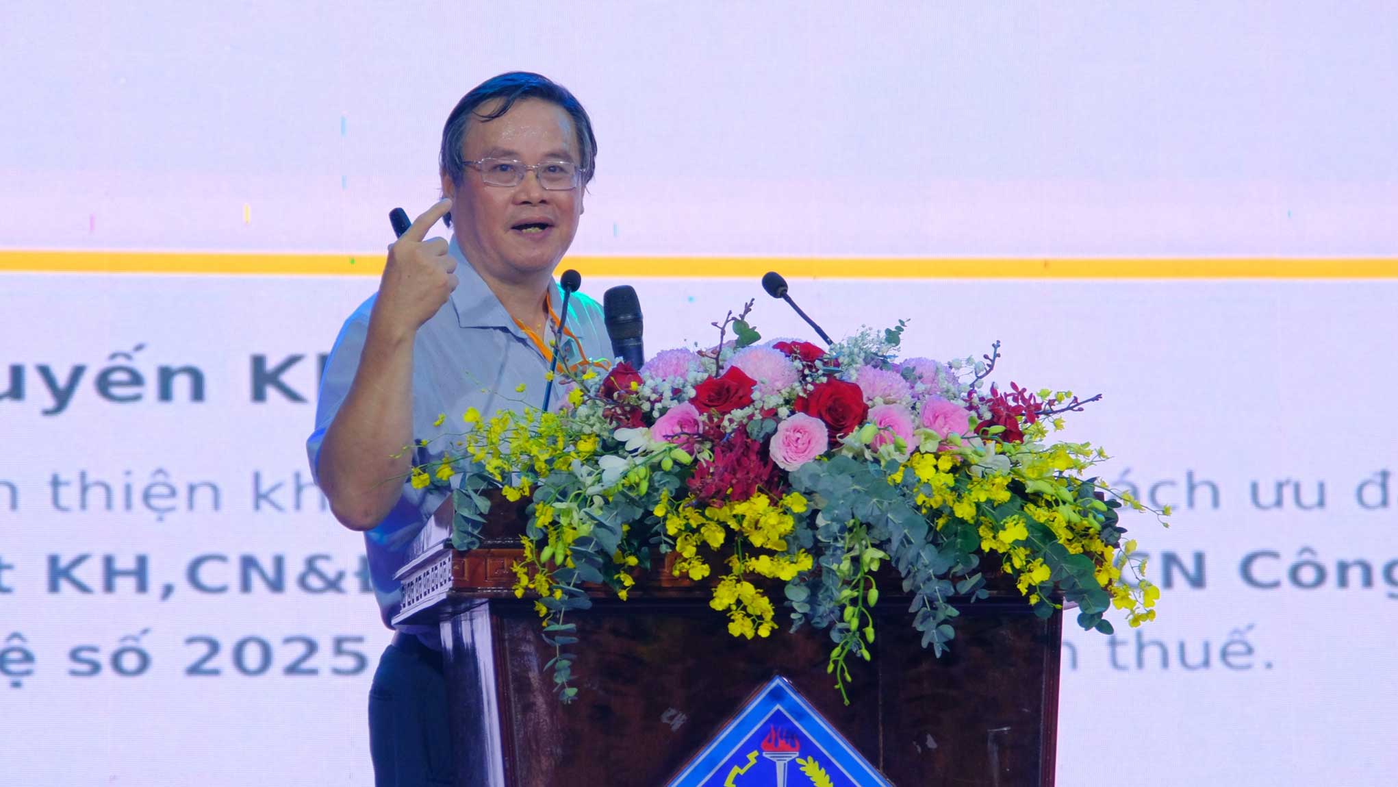 Ong Tran Anh Tuan - Pho Vien truong Vien Nghien cuu va Ung dung DMST Doanh nghiep - phat bieu tai toa dam. Anh: My Ly