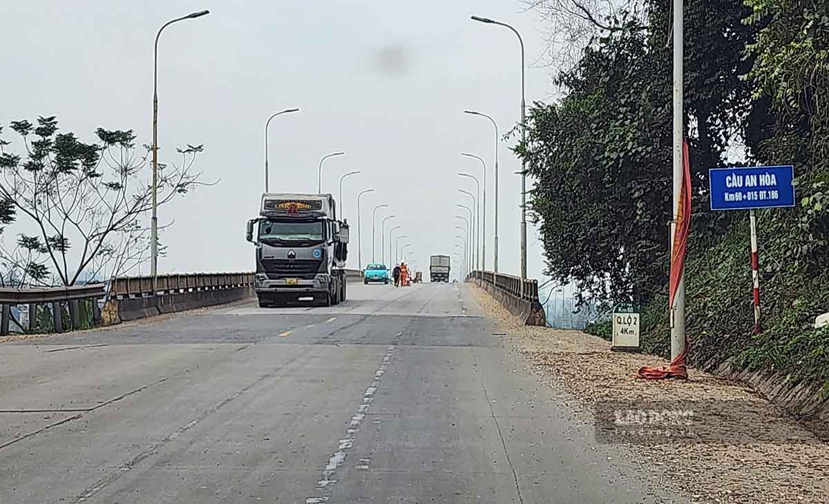 Thong tin toi PV, mot lanh dao So Xay dung tinh Tuyen Quang cho biet, don vi da co kiem tra, kiem dinh, buoc dau xac dinh viec cau An Hoa lo ket cau mong khong anh huong toi chat luong cong trinh. Anh: Viet Bac.