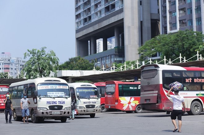 Hanoi increases 150 passenger buses to serve the 2026 New Year. Photo: Huyen Trang