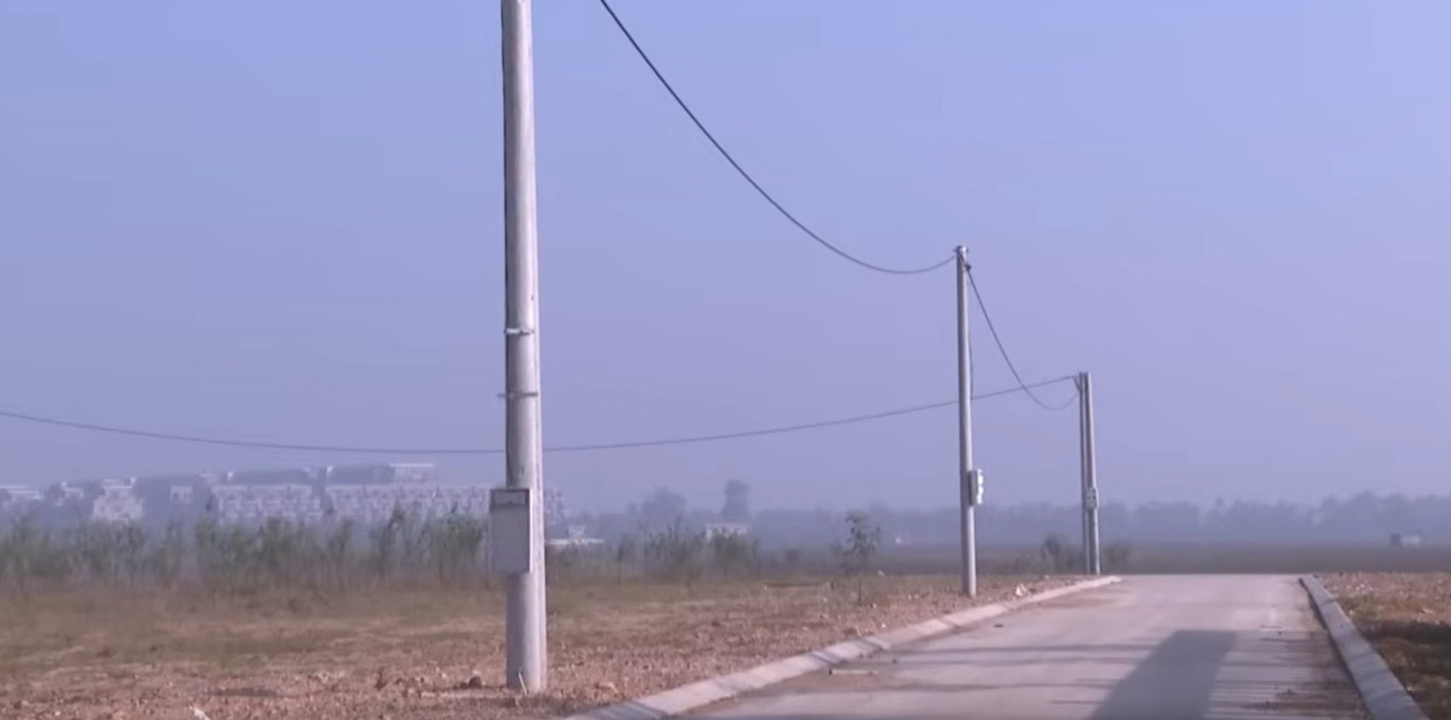 Khu tai dinh cu da hoan thanh nhung nguoi dan chua duoc vao o. Anh: Quang Dai