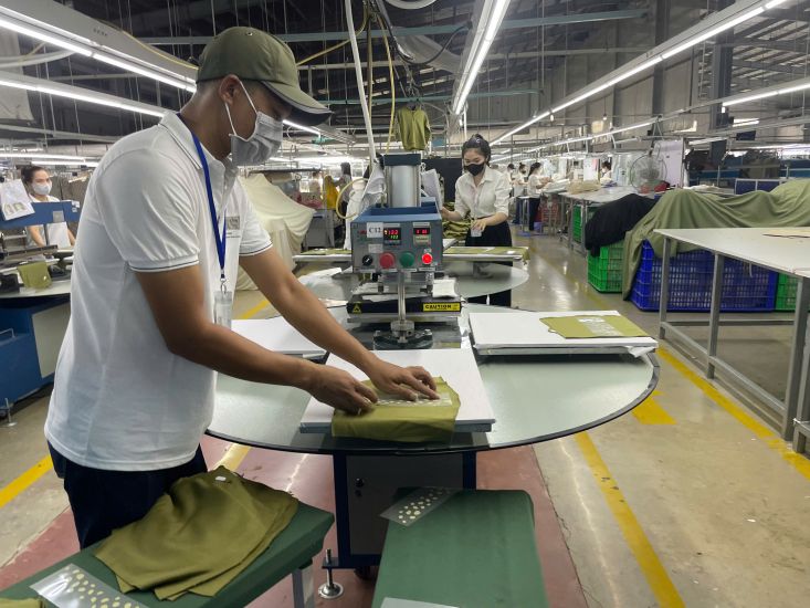 Workers work at Hung Kiu Vietnam Garment Company Limited. Photo: Dinh Trong