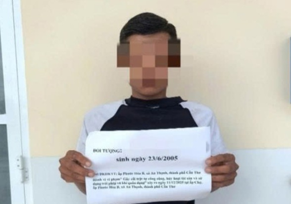 Đối tượng Đ.V.B tại cơ quan Công an. Ảnh: Công an TP Cần Thơ