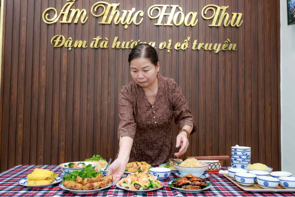 Nghe nhan am thuc Pham Thi Hoa. Anh: Hai Nguyen