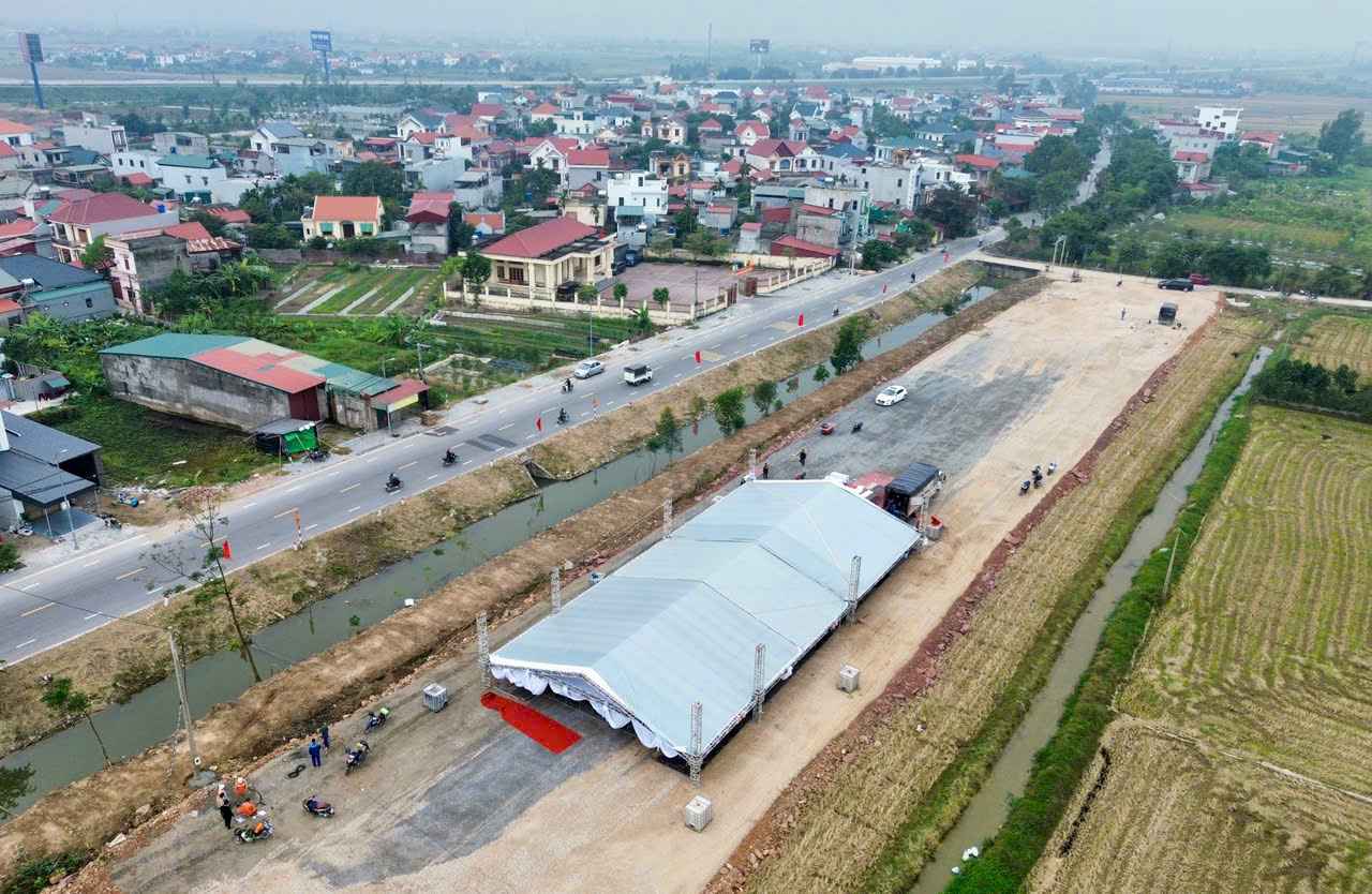 Hai Duong Nam Station seen from above shows the completion of preparations for the groundbreaking ceremony. Photo: Mai Huong