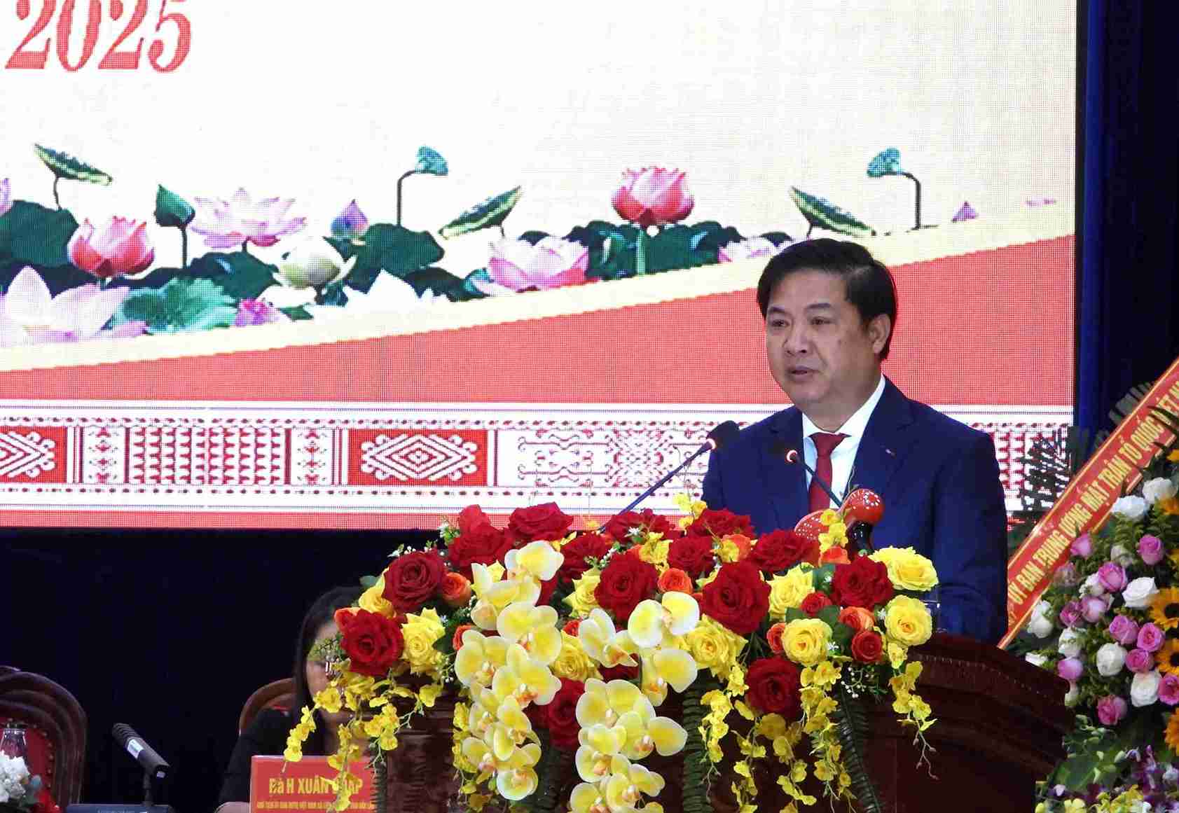 Uy vien du khuyet Trung uong Dang, Bi thu Tinh uy Dak Lak Luong Nguyen Minh Triet phat bieu. Anh: Bao Trung