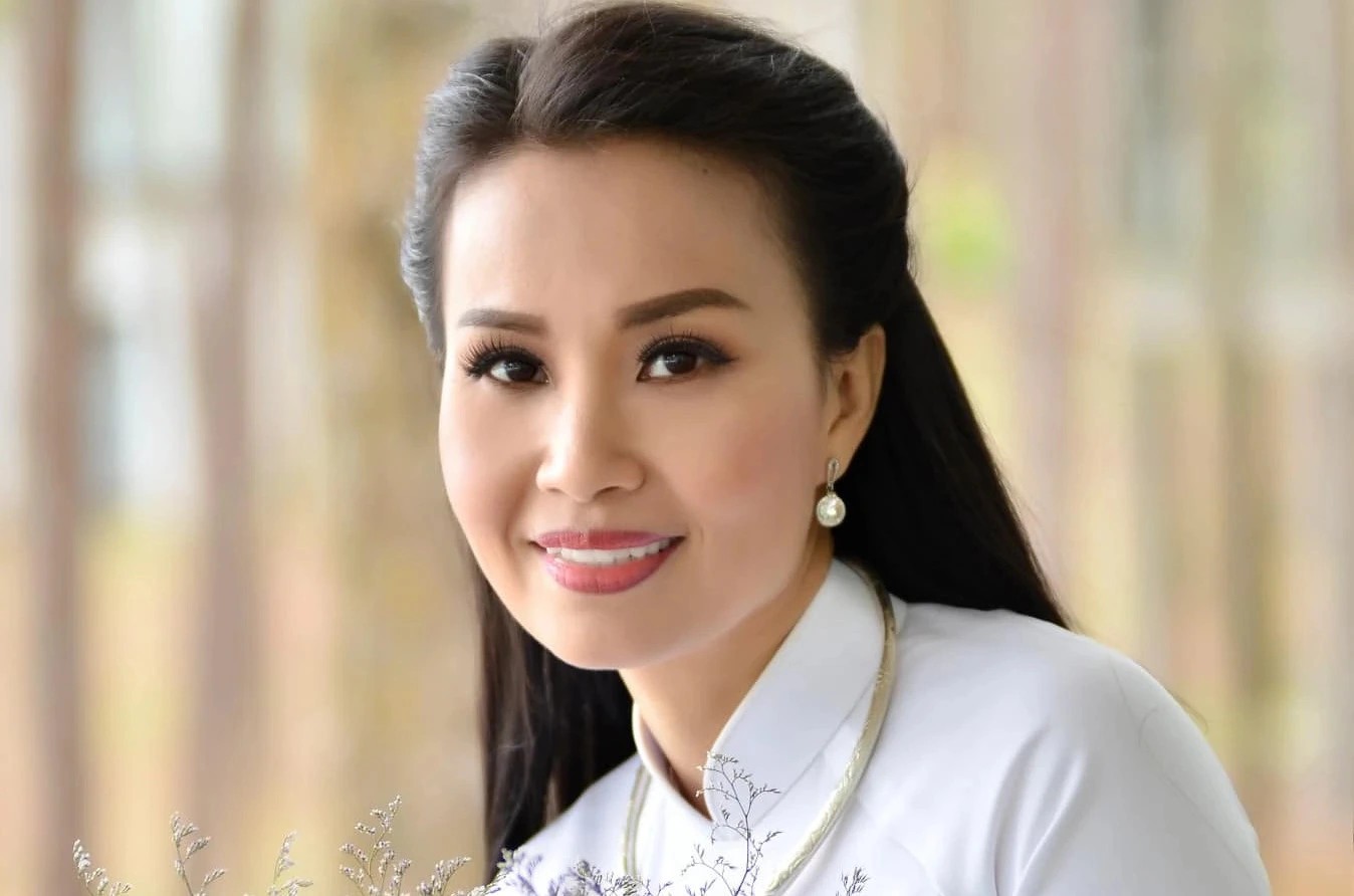 Singer Cam Ly and her husband. Photo: Provided by the artist.