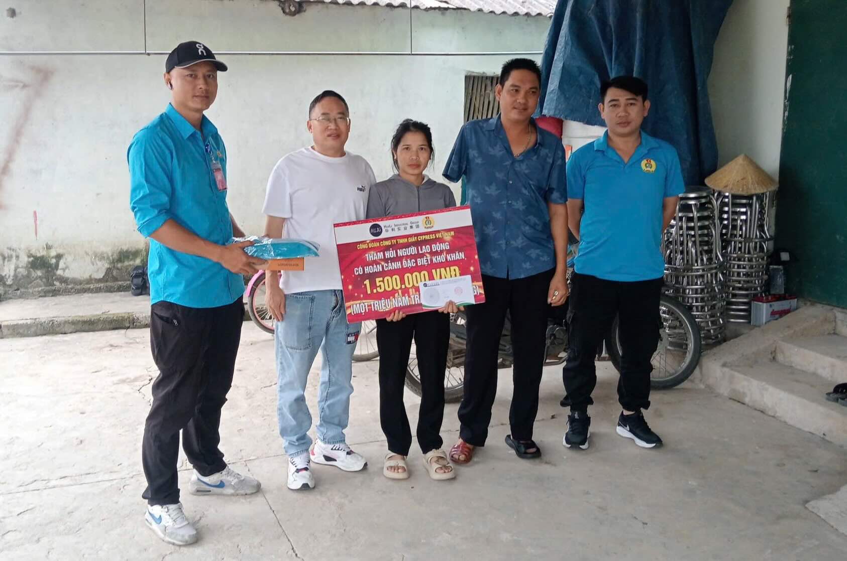 The Trade Union of Cypress Shoes Co., Ltd. presented support to workers. Photo: Cypress Trade Union