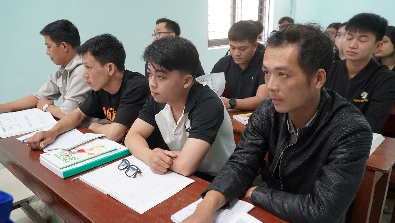 People's Japanese language learning hours are held at the People's Committee of Son Tay Thuong commune. Photo: Vien Nguyen