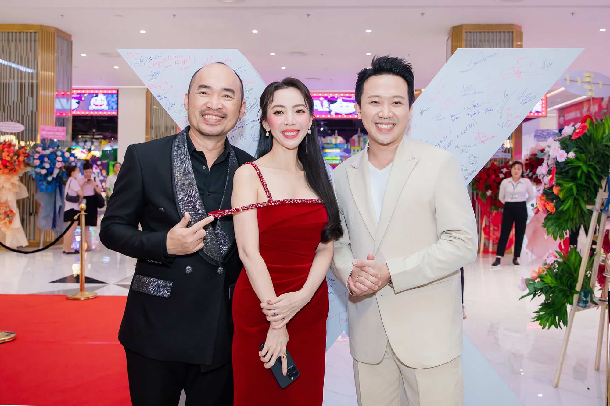 Tien Luat, Thu Trang and Tran Thanh. Photo: Provided by the manufacturer