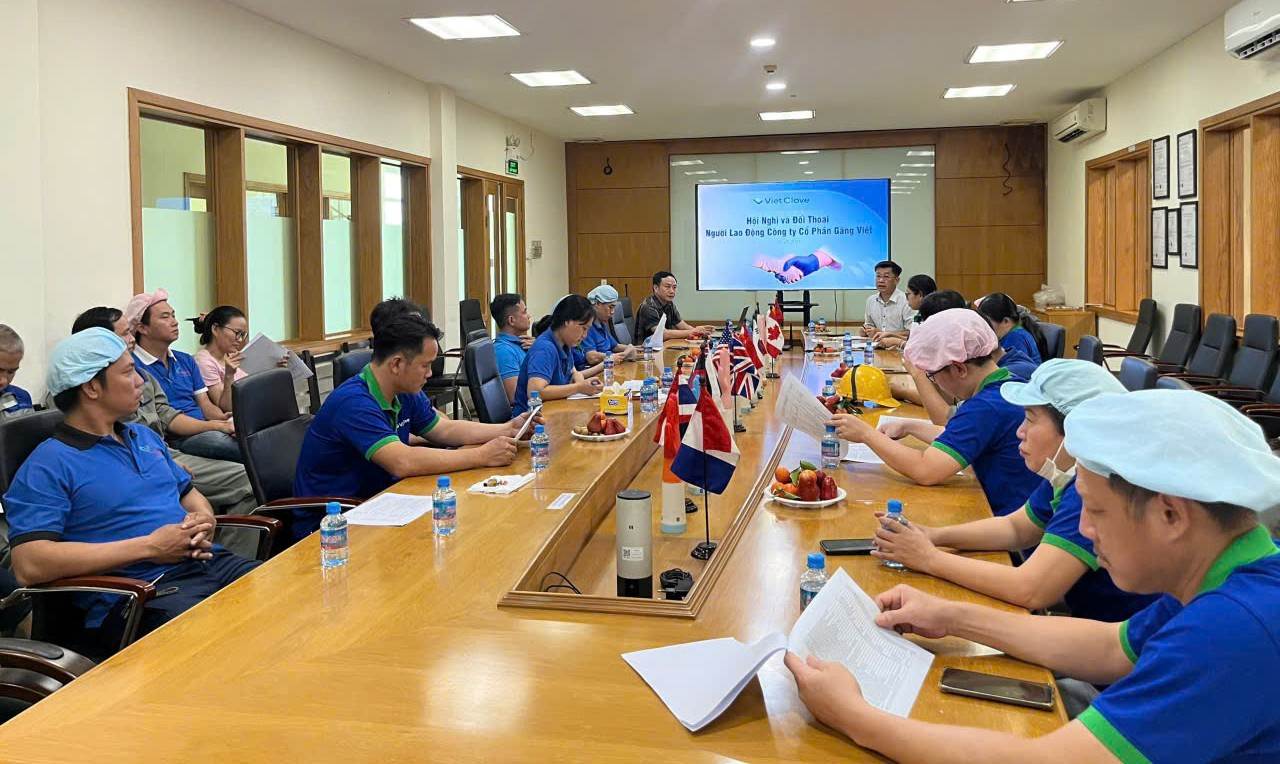 Nhung cuoc doi thoai giup xay dung quan he lao dong hai hoa tai doanh nghiep. Anh: CDCS cung cap