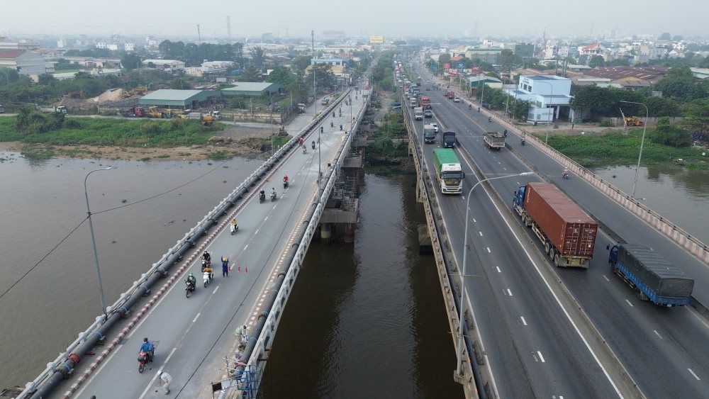 Phan mat cau Binh Phuoc 1 va 2 hien da ngang bang nhau. Ảnh: Anh Tu