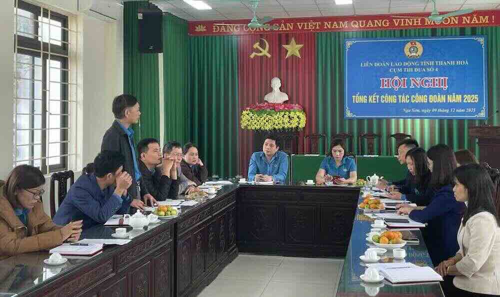 Emulation Cluster No. 4 - Thanh Hoa Provincial Labor Federation held a meeting to evaluate and summarize trade union activities in 2025. Photo: Thanh Hoa Trade Union