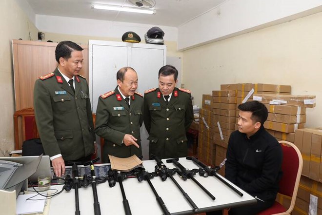 Bắt đối tượng mua bán, tàng trữ trái phép vũ khí quân dụng ở Sơn La