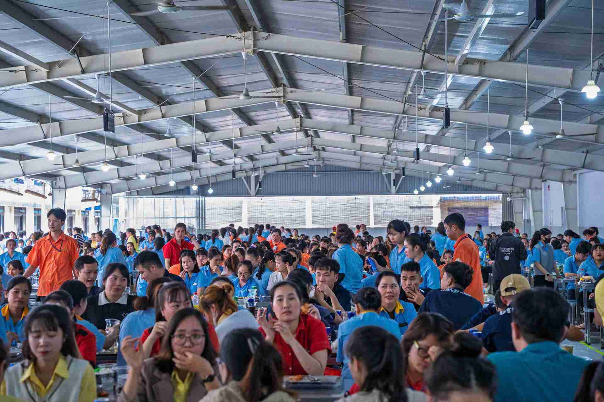 Cong doan co so Cong ty Kanaan Bao Loc to chuc bua com cong doan cho nguoi lao dong. Anh: Cong ty cung cap 